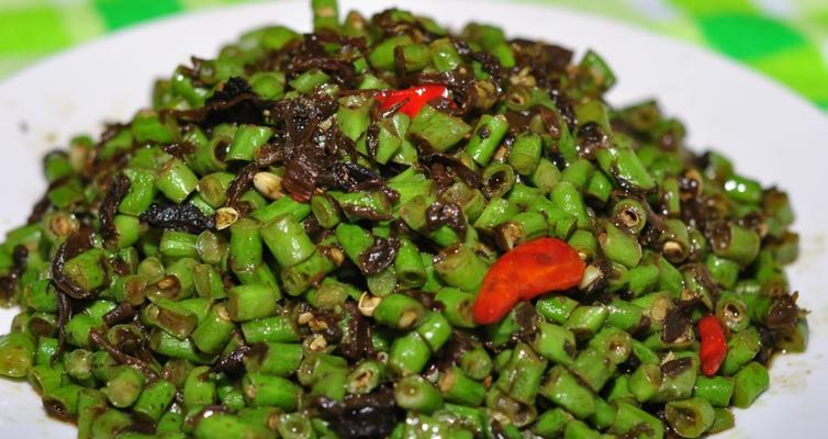 以乌橄榄菜为主角的美食之旅（乌橄榄菜的营养价值和多种制作方法）