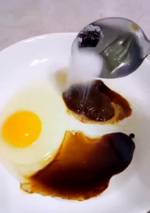 不倒翁般的卧鸡蛋——卧鸡蛋的制作技巧和趣味实验（如何成功地将鸡蛋卧倒）