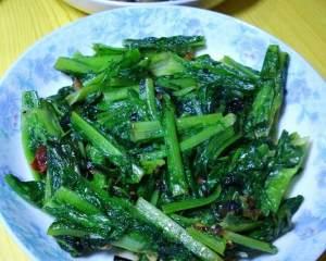萵笋叶炒莴笋的做法（如何将萵笋叶变废为宝）
