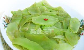 萵笋叶炒莴笋的做法（如何将萵笋叶变废为宝）