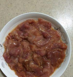 清爽瘦肉、鲜嫩蔬菜，味道不容错过（清爽瘦肉、鲜嫩蔬菜）