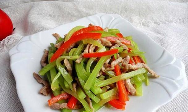 清爽美味，莴苣炒笋做法大全（用笋的鲜嫩搭配莴苣的清爽）