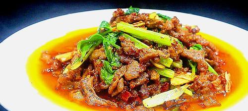 美味煨牛筋牛肉，暖心冬日必备（教你如何烹制鲜嫩多汁的煨牛筋牛肉）