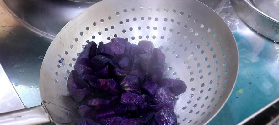 糖霜紫薯的制作方法（用紫薯制作口感绵软）