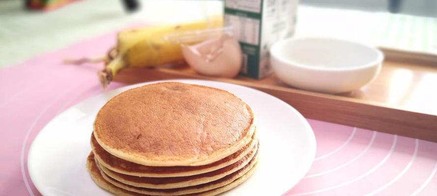 以香蕉为基底，配上糖面制作的美味甜品，适合各种场合（以香蕉为基底）