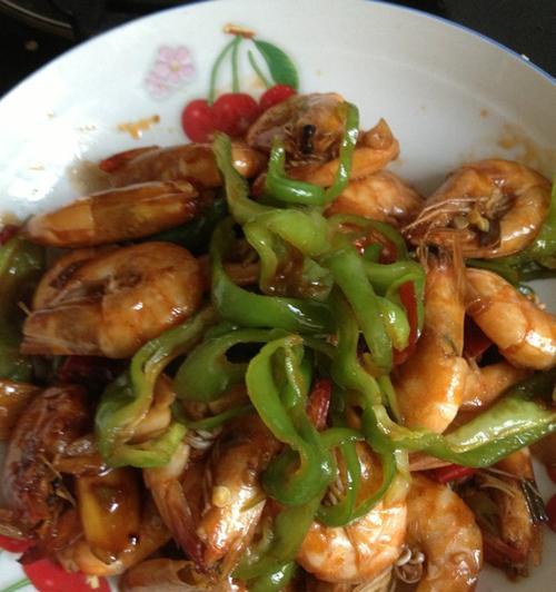 美味又健康的糖醋鲜虾料理（口感鲜美）