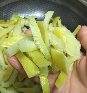 糖炒柚皮的做法（如何做出香甜可口的糖炒柚皮）