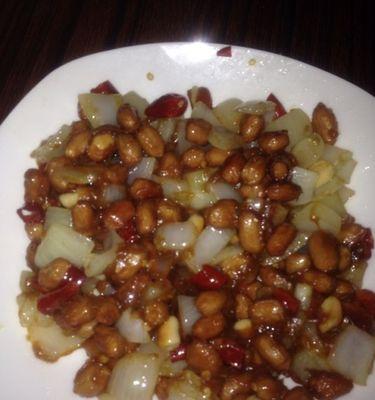 糖炒花生米的制作方法（家庭自制甜脆美味的小零食）