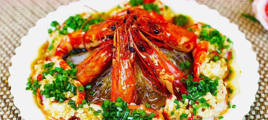 泰式酱油蒸太阳虾，一道美味可口的泰式海鲜料理（用新鲜太阳虾搭配独特的泰式酱油）
