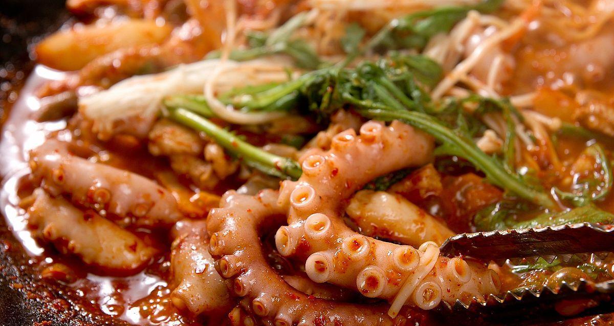 泰式风味炒章鱼虾仁的制作方法（品尝泰国风情）
