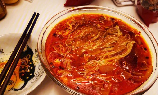 酸辣面线的制作秘籍（如何制作美味可口的酸辣面线）