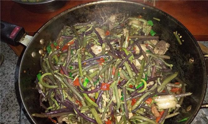 酸辣蕨菜的做法，尝遍四季美味（手把手教你做出口感爽脆）