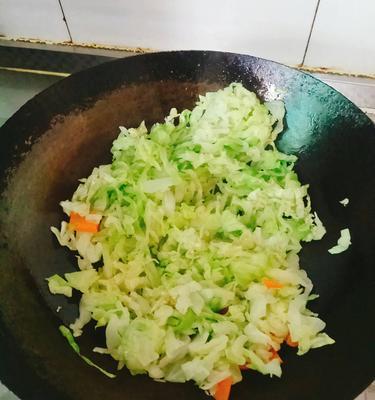 酸辣甘蓝鸡蛋粉丝（用甘蓝制作）