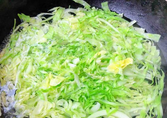酸辣甘蓝鸡蛋粉丝（用甘蓝制作）