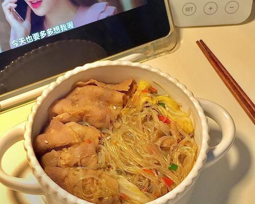酸辣粉丝汤的制作方法（打造一碗酸爽开胃的美食佳品）