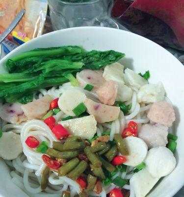 酸豆角米粉（用新鲜豆角和优质米粉）
