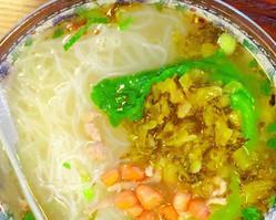 家常酸菜肉丝米粉汤的做法（酸辣美味）