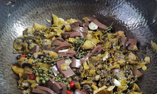酸菜排骨鸭血汤，暖胃暖心的冬日美食（15道做法）