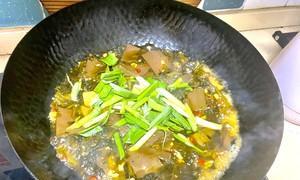 酸菜排骨鸭血汤，暖胃暖心的冬日美食（15道做法）