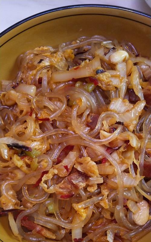 酸菜粉丝的制作方法（学会制作鲜香美味的酸菜粉丝）