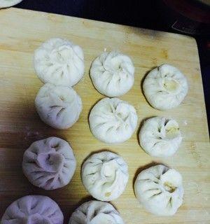 酸菜大包子的制作方法（教你如何做口感的酸菜大包子）