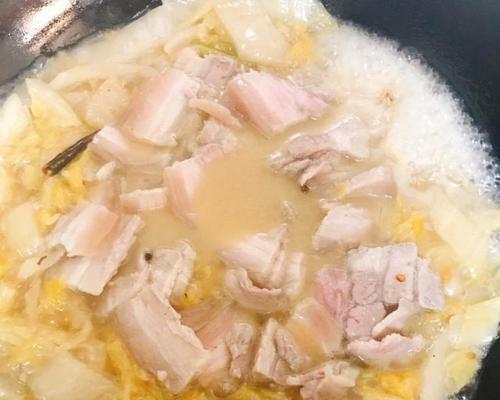 酸菜白肉的制作方法（一起学习如何做美味的酸菜白肉吧）