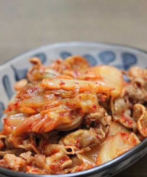 家常菜做法大公开——潮州酸菜炒五花肉（传统美味）