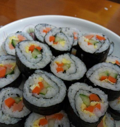 在家就能DIY美味寿司，用料新鲜易得（在家就能DIY美味寿司）