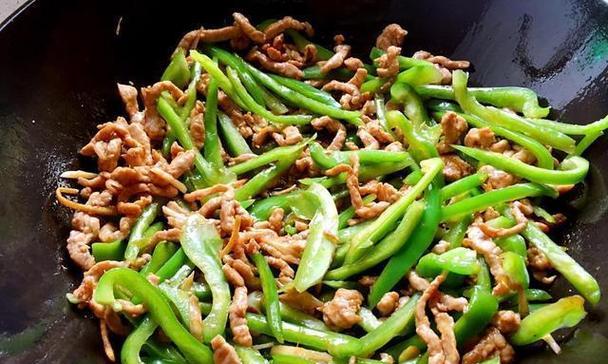 一分钟速成肉丝干煸豆角（只需简单几步）