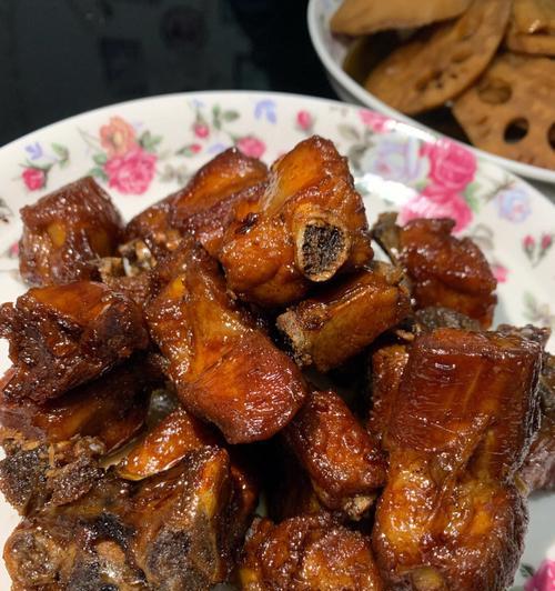 用素糖醋调味品烹饪美味排骨（让你的口味不再单调）