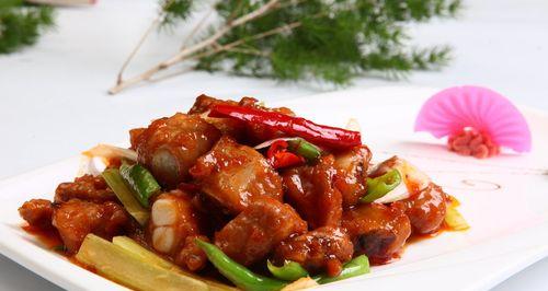 双椒香芹炒猪舌根的美食探秘（美味佳肴从此不再难）