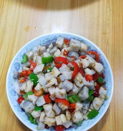 美味双椒藕丁的制作方法（健康美味）