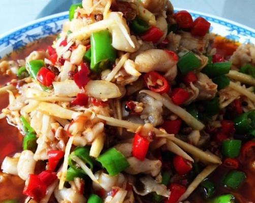 美味双椒金线鱼干的做法（用双椒和金线鱼干制作的最佳美食）
