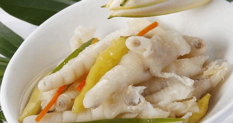 双椒凤爪的制作方法（美味可口的酱香口感）