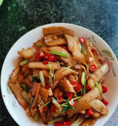 双椒豆腐干的做法（家常美食）