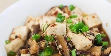 美味又营养的束腰板豆腐制作方法（打造丰富口感的豆腐美食）