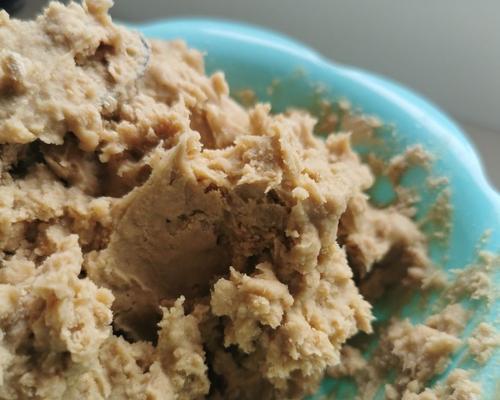 用熟豆面糊制作美食的绝佳方法（制作熟豆面糊美食的技巧和秘诀）