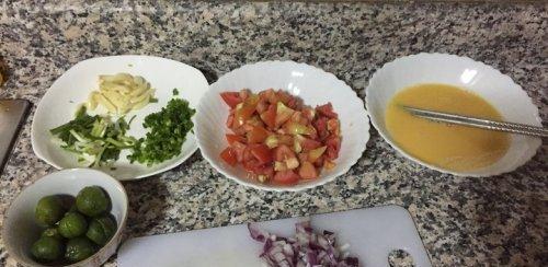 以蔬汁手擀面做一份健康美食（手工制作蔬菜面条）