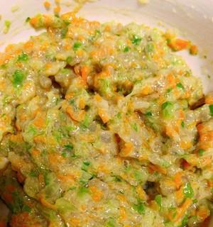 美味健康的蔬菜虾仁饼（简单易做的家常菜谱）