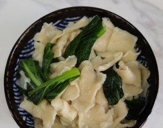轻松做出美味蔬菜面片（以新鲜蔬菜制作健康美食）