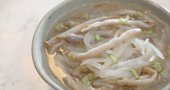 瘦肉沙虫粥——健康养生之选择（以沙虫为主材）
