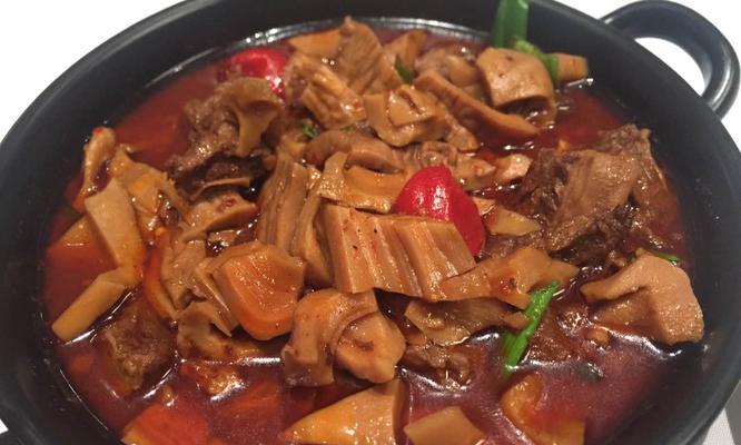 砂锅老鸭笋的做法（健康美味）