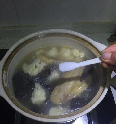 砂锅菌菇鸡汤，滋味美妙的健康佳品（家常清汤）