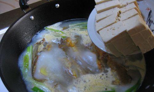 学会制作美味的砂锅黄鱼豆腐（从选材到烹饪）