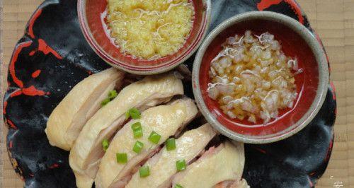 学做以沙姜汁白切鸡，轻松做出一道美味佳肴（以沙姜汁为鸡肉调味）