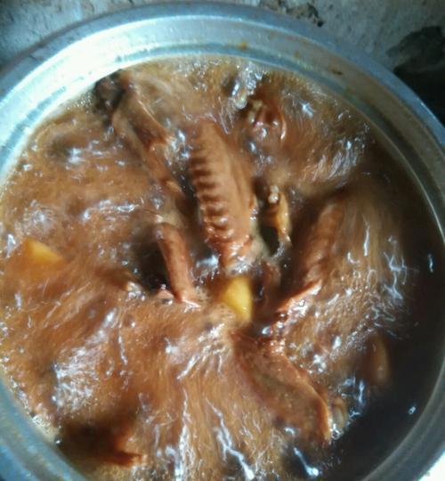 香嫩沙茶王烧鸭翅的做法（从选材到烹饪）