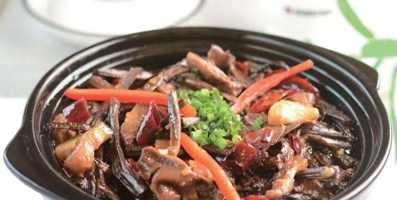 沙茶炒五花，美味与营养兼备（口感鲜美的五花肉炒菜）