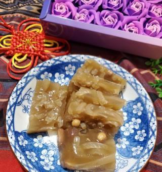 自制桑葚酒冻，口感鲜美爽口（以桑葚酒为主料）