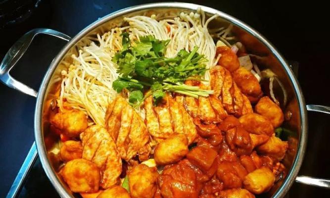 三汁焖锅的美食探秘（探寻中华美食文化的瑰宝）
