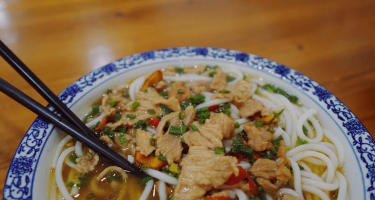 三鲜粉的做法与制作技巧（掌握制作三鲜粉的秘诀）